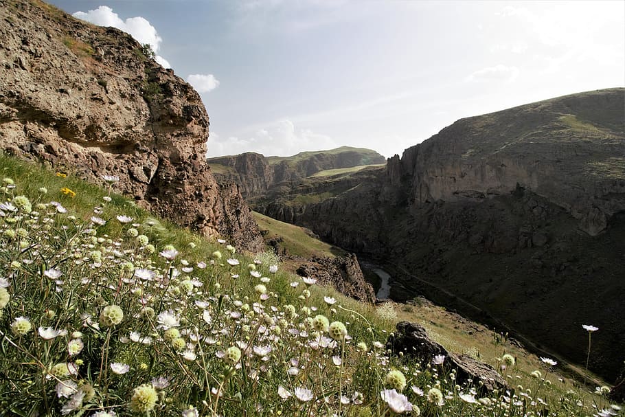 zahhak castle, azerbaijan province, hashtrud, iran, beauty in nature HD wallpaper