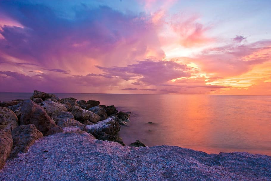 gray metal near body of water, ocean, sunset, sea, red, cloud, HD wallpaper