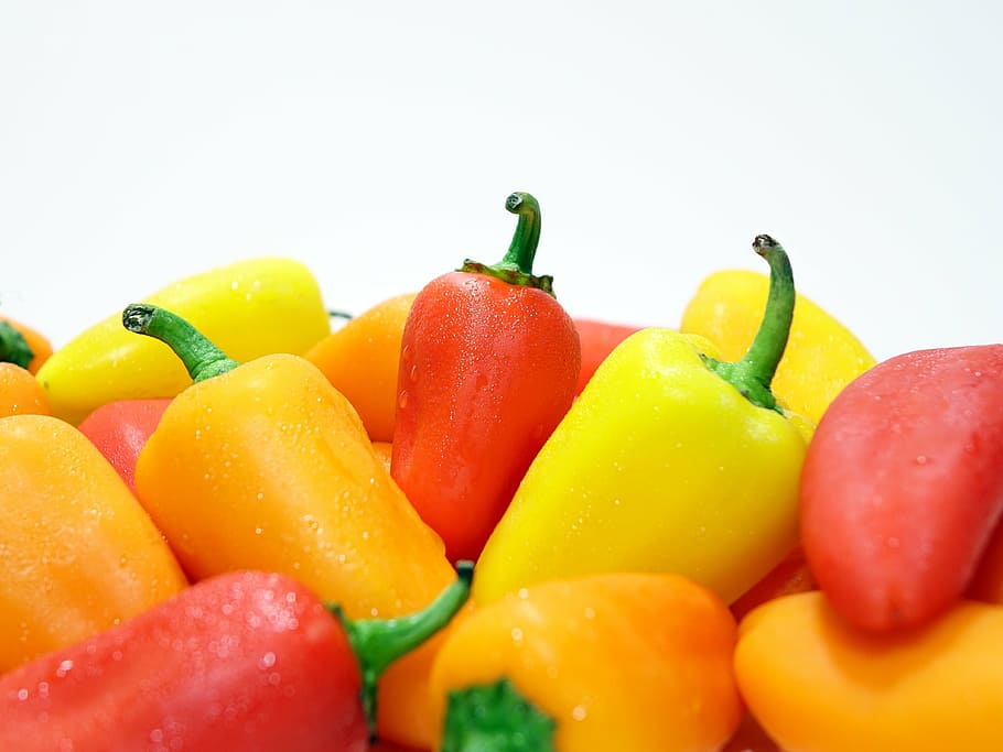 red and yellow bell pepper lot, orange, paprika, salad, food HD wallpaper