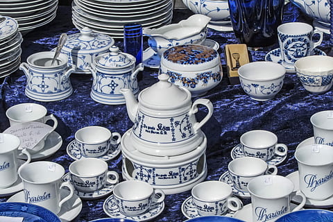 Flea Market, Tableware, Old, Dishes, old dishes, decor, blue white HD wallpaper