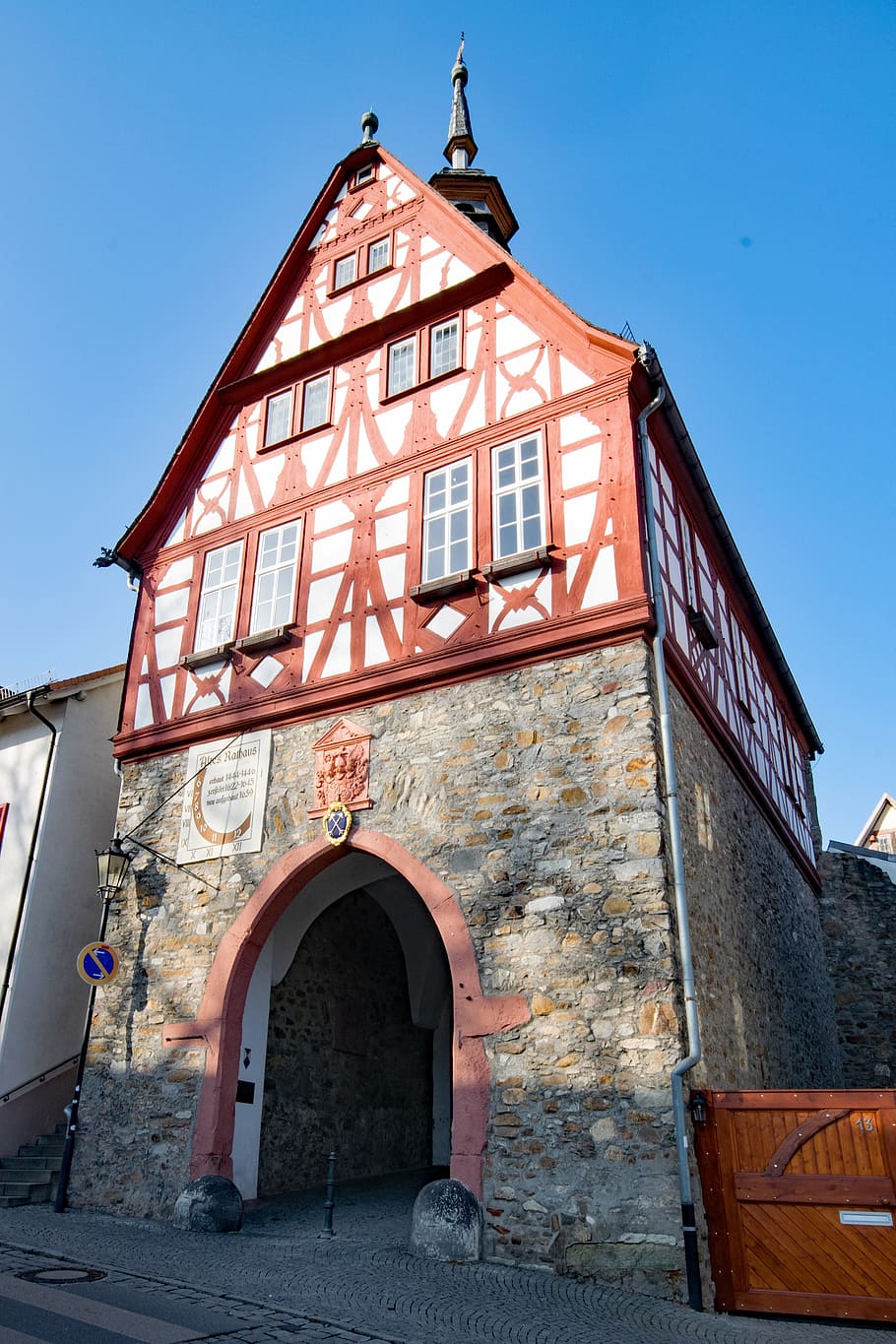 Old german. Oberursel Германия. Гессен Германия фото. Германия город Торн. Песнек город Германии.