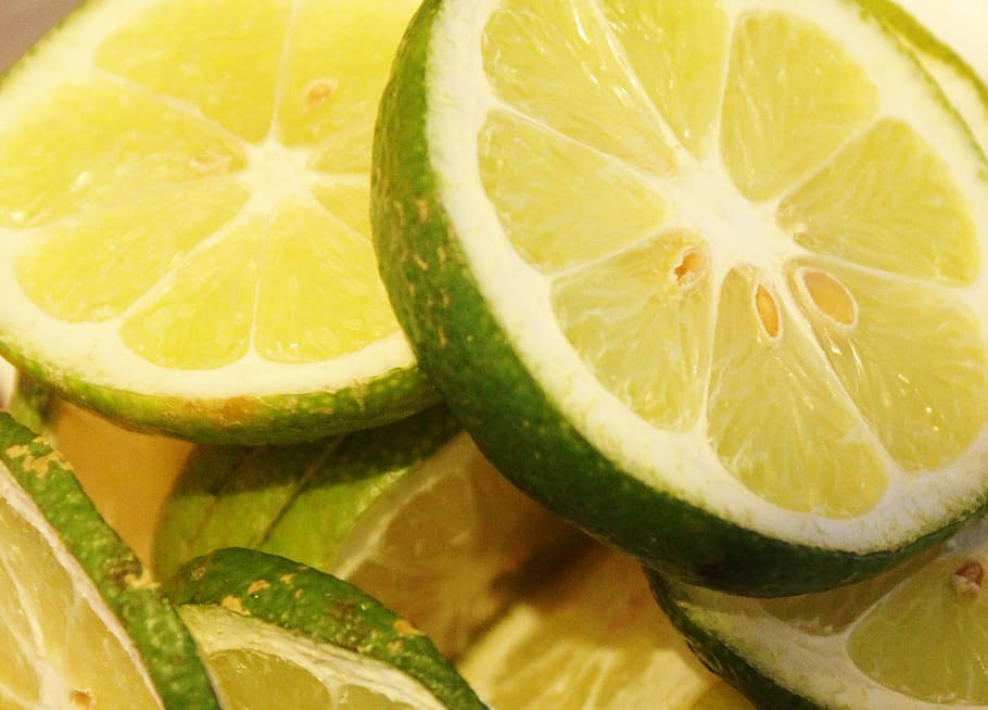 closeup photo of sliced lemons, Lime, Sour, Citrus, Fruits HD wallpaper