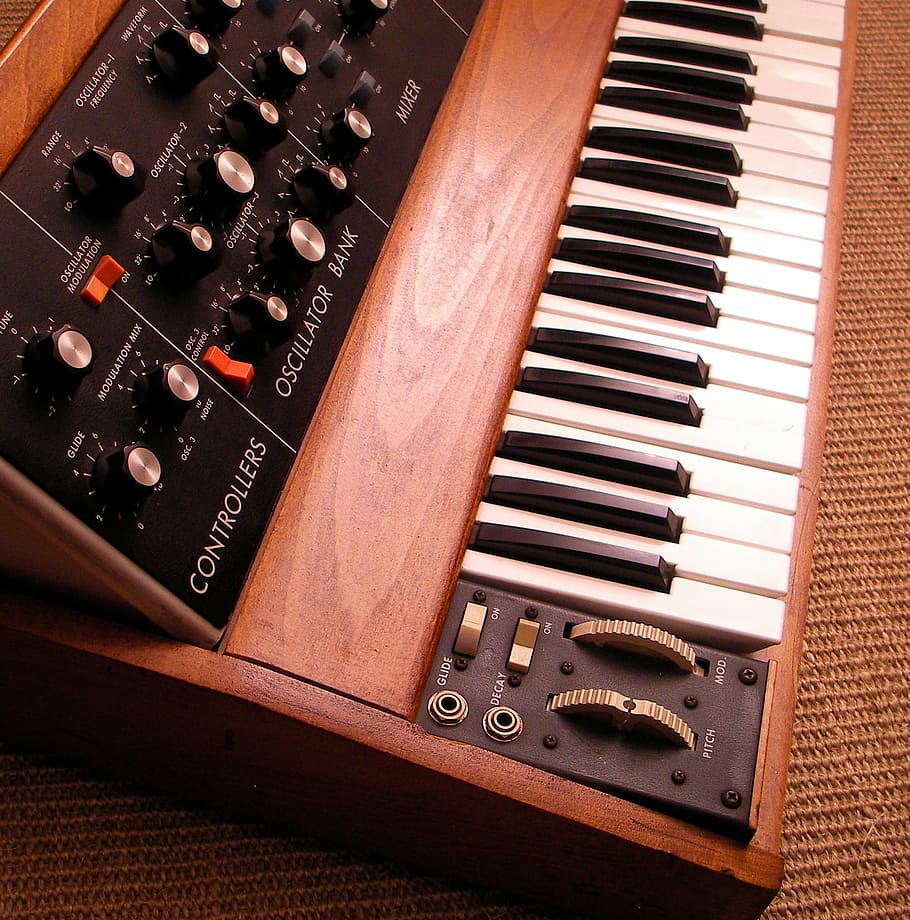 minimoog, keyboard instrument, music, musical instrument, close up