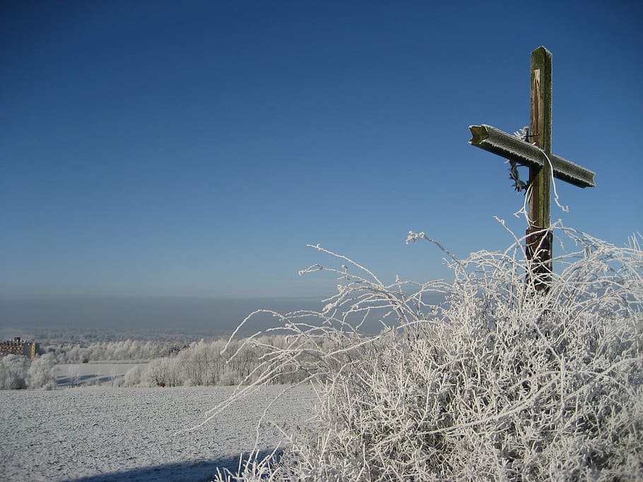 low angle photography of brown cross, Winter, Hoarfrost, religion HD wallpaper