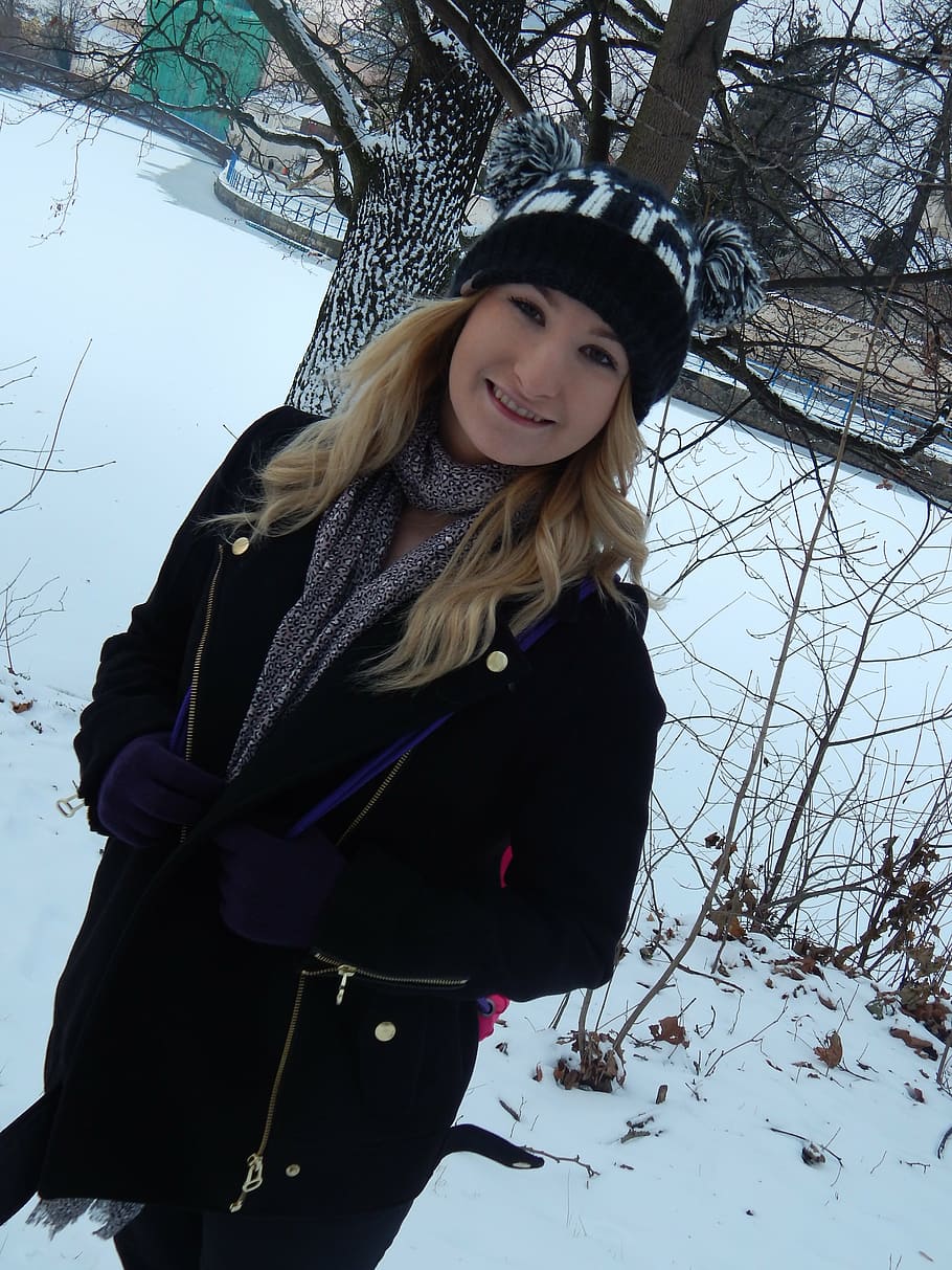 winter, barbora, smile, park, snow, cold temperature, clothing HD wallpaper