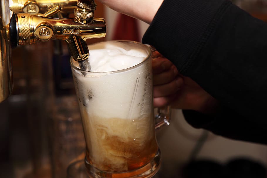 person filling clear glass mug with beer, alcohol, bar, beverage HD wallpaper