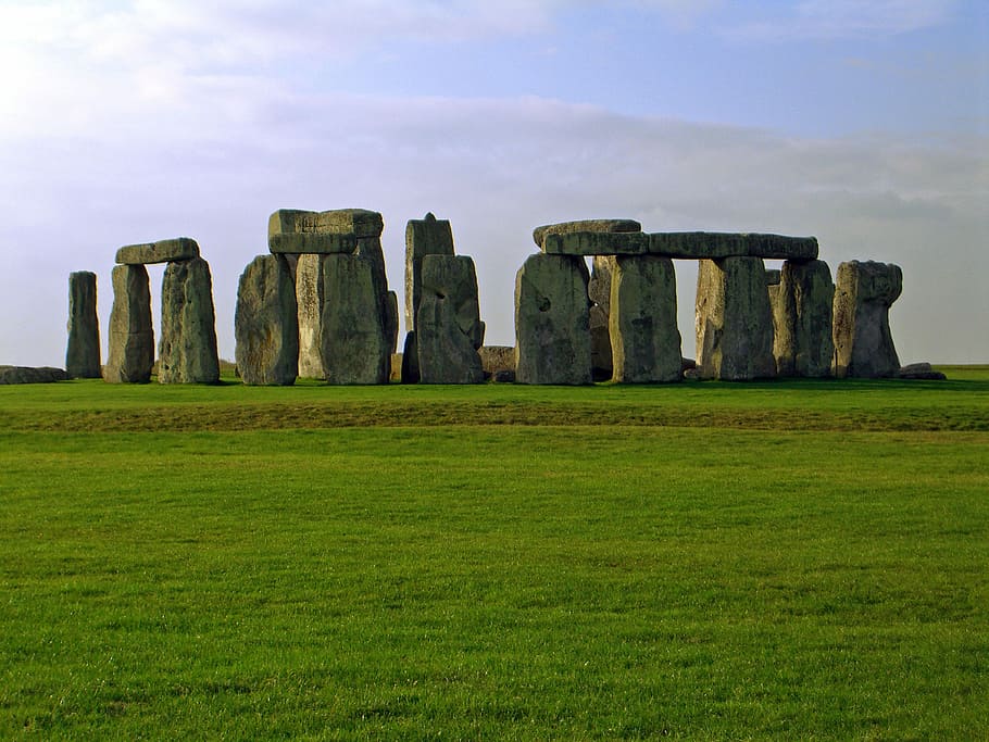 Stonehenge landscape in England, ancient, photo, landmark, landscapes, HD wallpaper