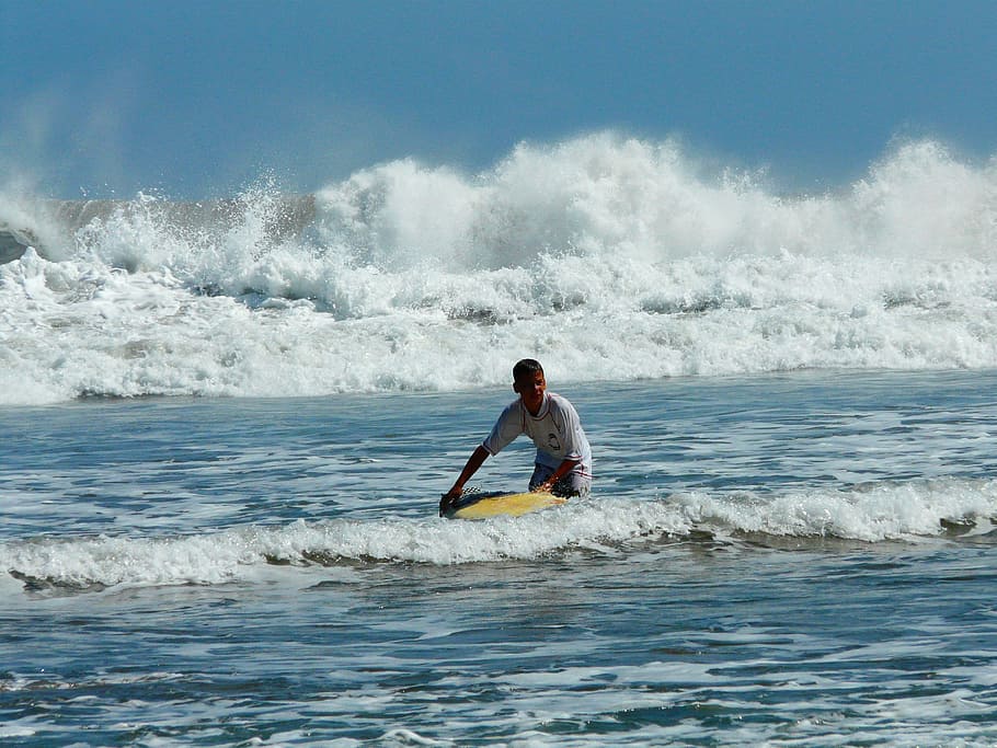 man surfboarding in sea during daytime, beach, waves, ocean HD wallpaper