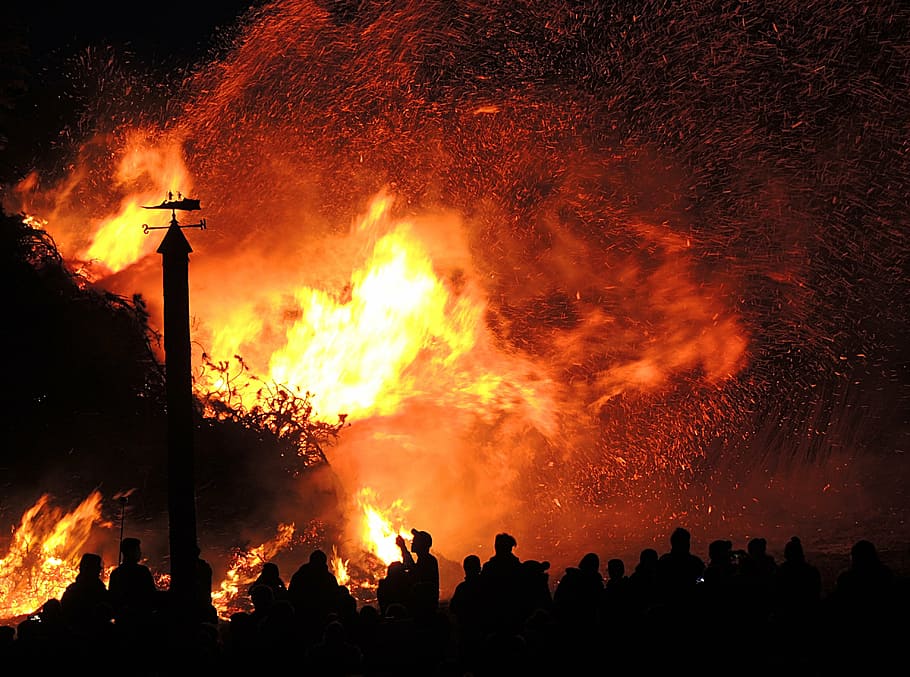 easter fire, brand, heat, firelight, customs, tradition, flame log fire HD wallpaper