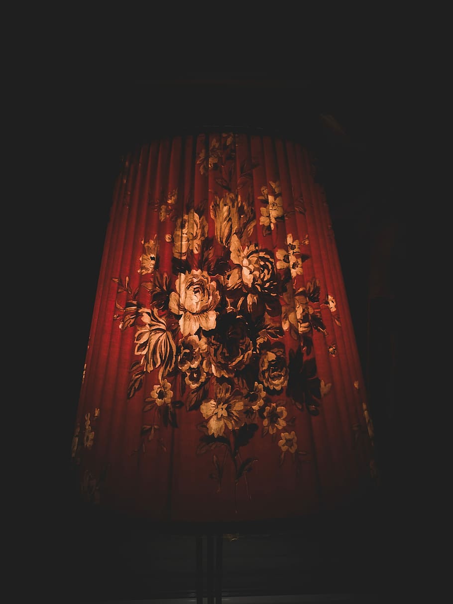 closeup photo of red and brown floral lampshade, brown floral empire lampshade HD wallpaper