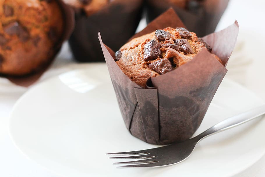 Brown Sugar Chocolate Muffins, close up, dessert, sweet, food HD wallpaper