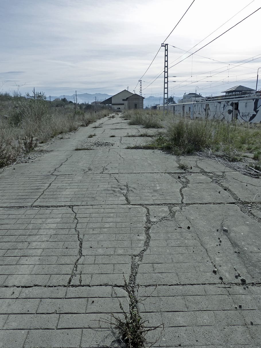 platform, train station, old, abandoned, cracked, sky, the way forward HD wallpaper
