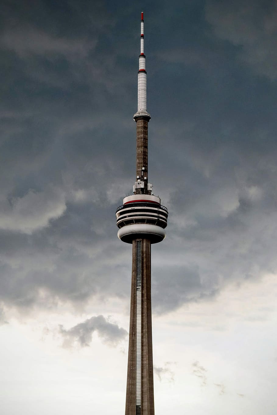 brown and white metal tower under cloudy sky, CN Tower, Toronto, Canada, HD wallpaper
