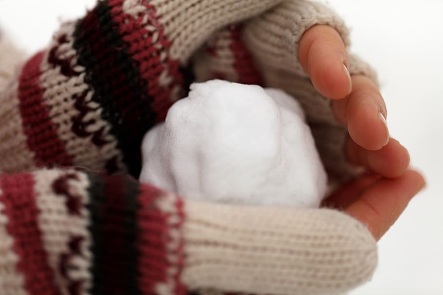 person holding snowball, cold, glove, gloves, hand, hands, knit HD wallpaper