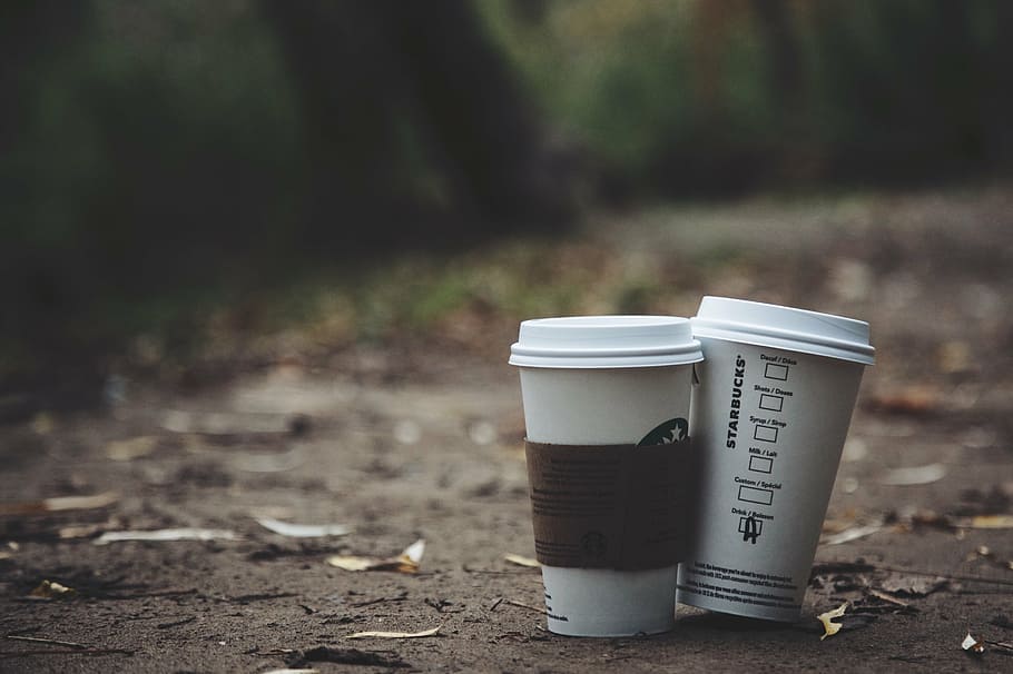 shallow focus photography of two coffee cups, outdoor, nature HD wallpaper