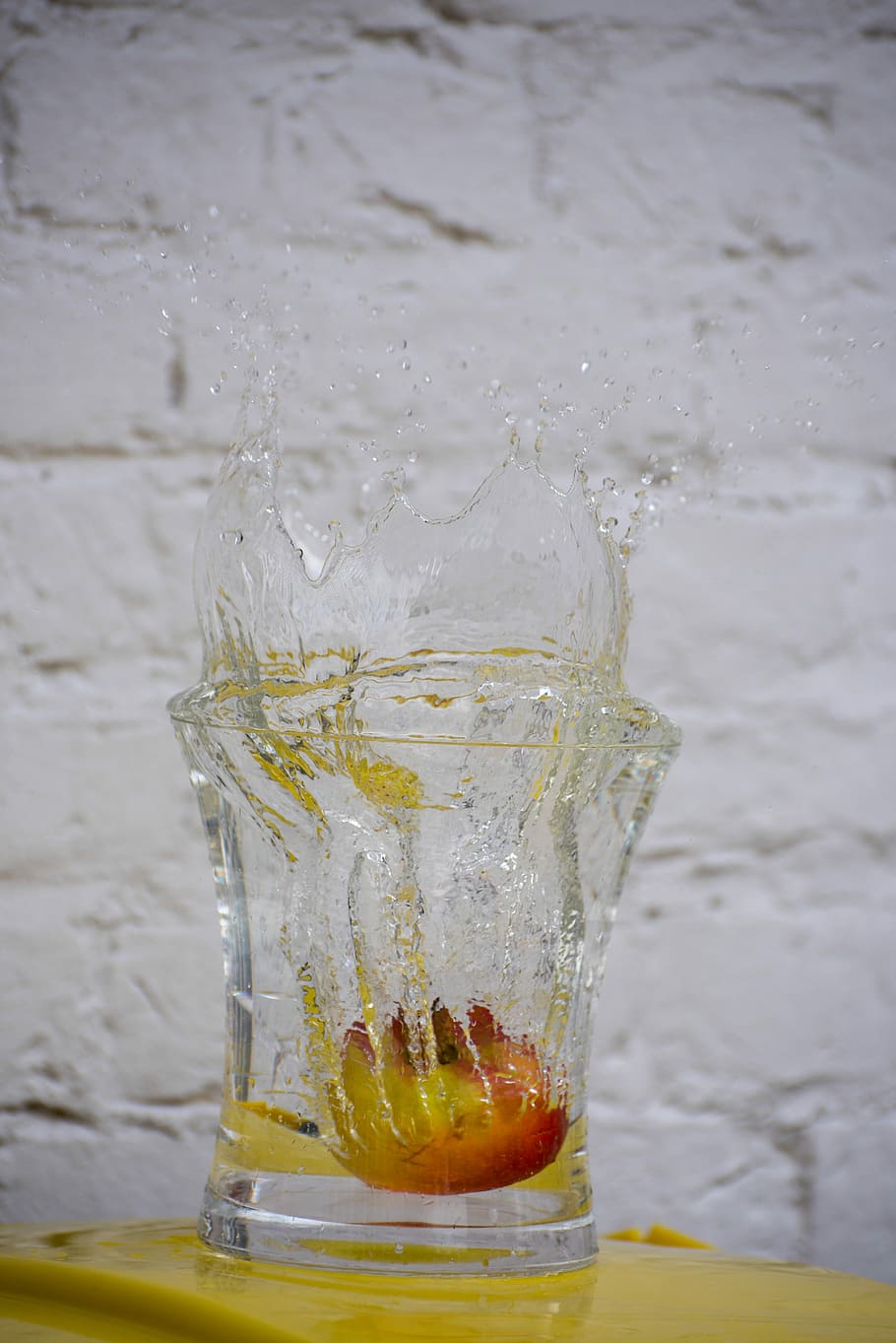 Splash, Apple, Water, Spetters, Drops, explosion, drink, freshness HD wallpaper