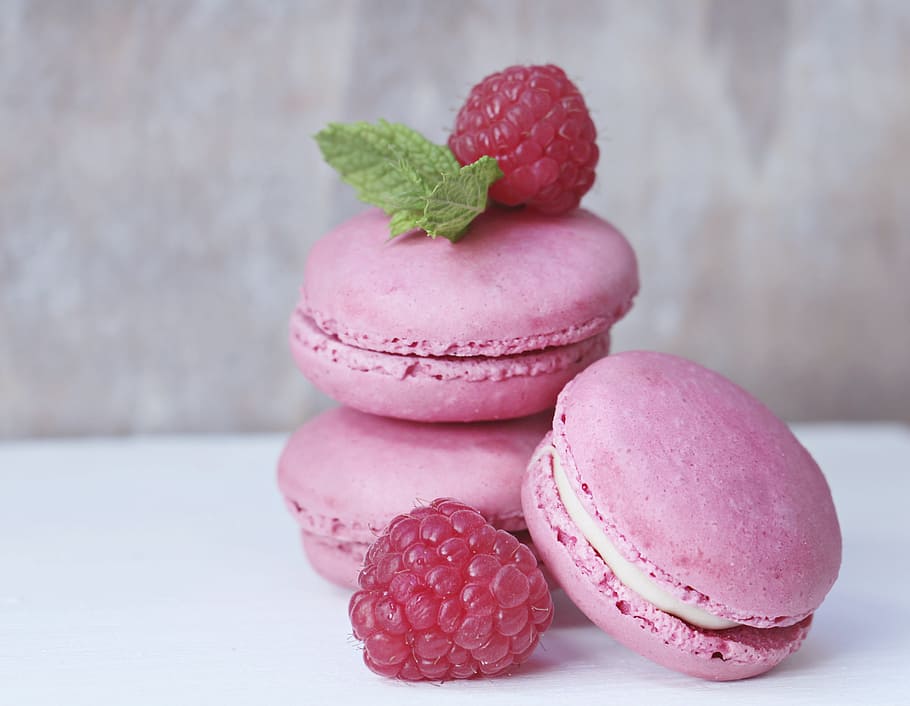 three strawberry macarons, raspberries, mint, pastries, french pastries HD wallpaper