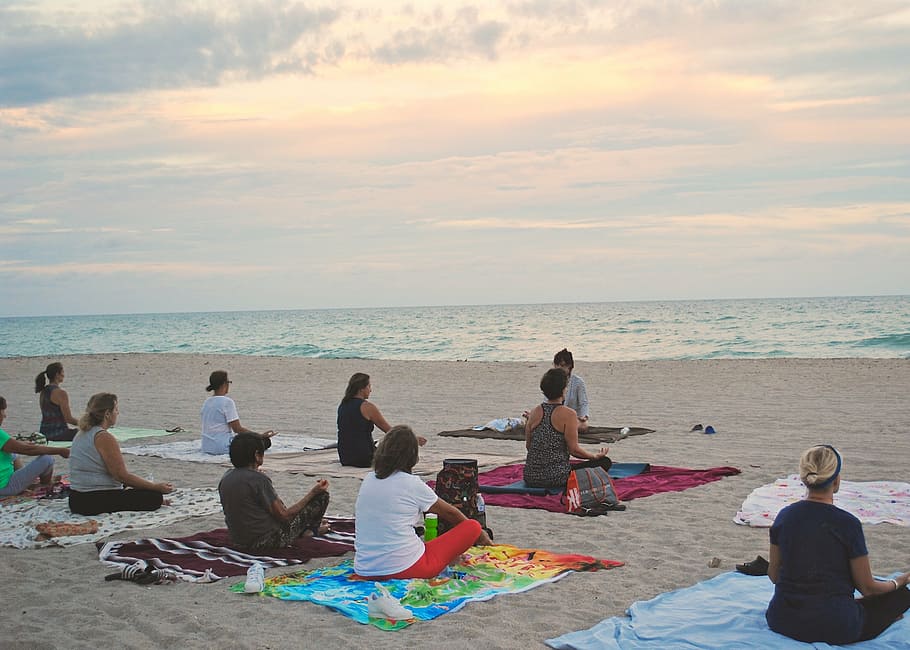 people on seashore near body of water during daytime, yoga HD wallpaper