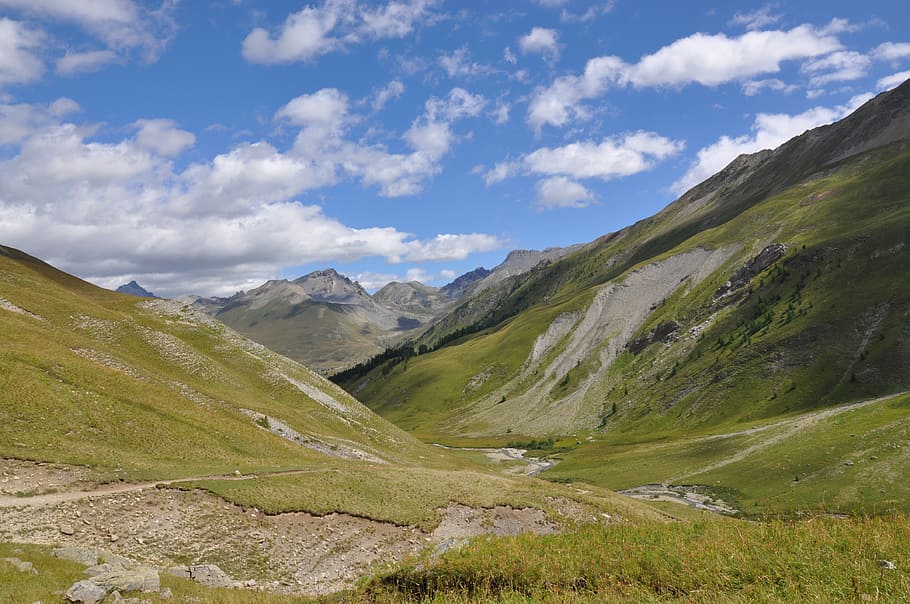 mountain, green, sky, clouds, opening, serenity, mountains HD wallpaper