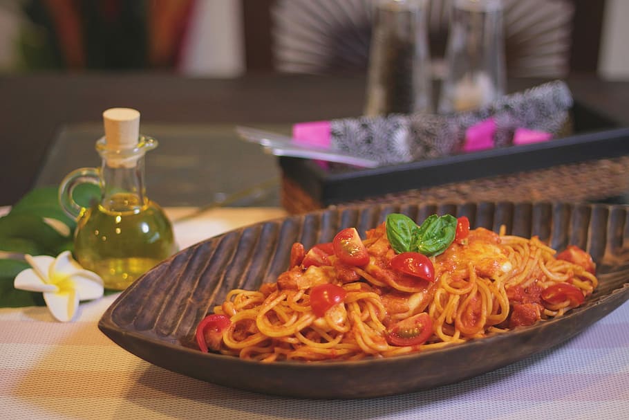 spaghetti with cherry tomatoes, food, pasta, meal, dinner, plate HD wallpaper