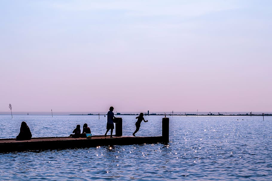 silhouette of people at dock surrounded by body of water, husum, HD wallpaper