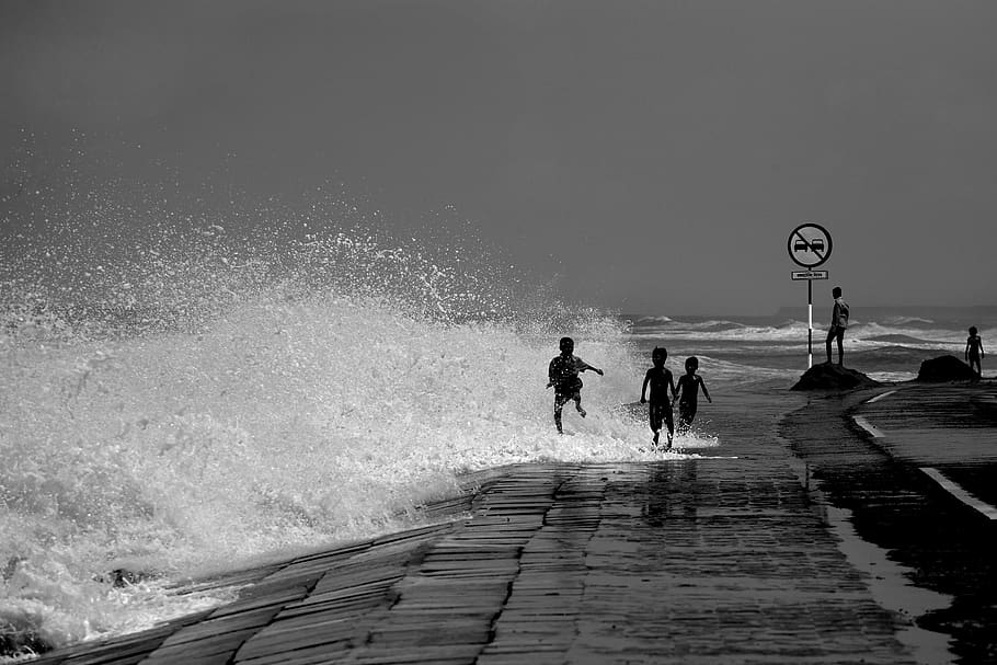 children, playing, happy, water, real people, sea, lifestyles HD wallpaper