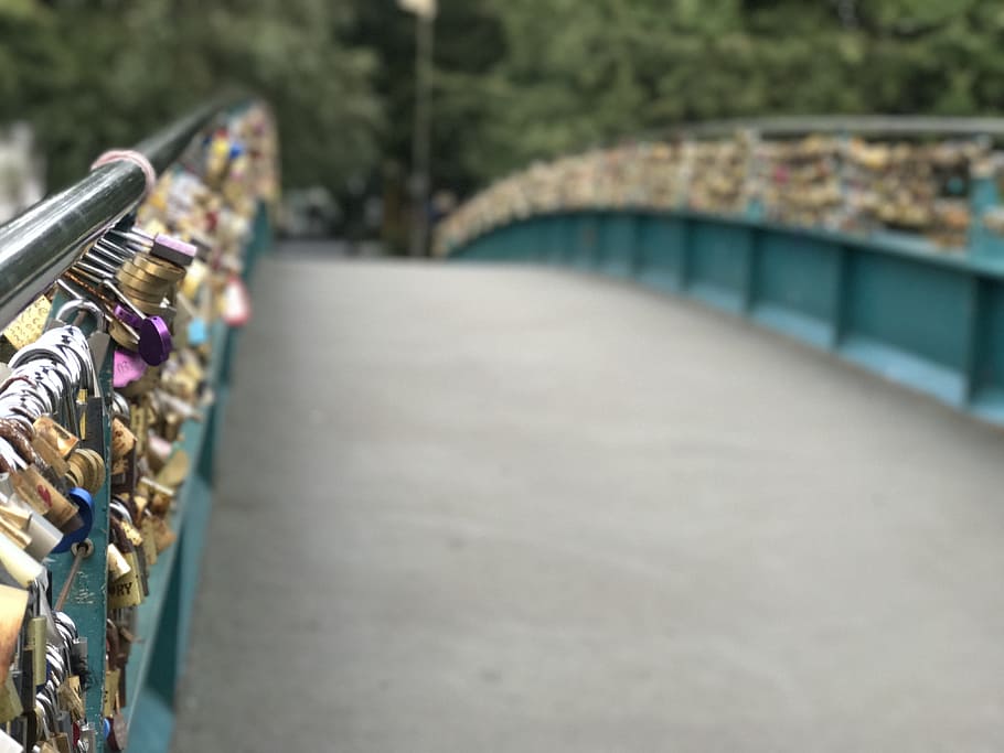 love, locks bridge, bakewell, romance, valentine, padlock, happiness HD wallpaper