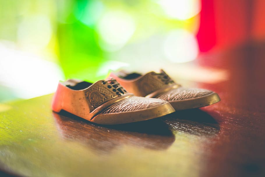 shoes, design, bokeh, macro, focus, boots, brass, carvings HD wallpaper