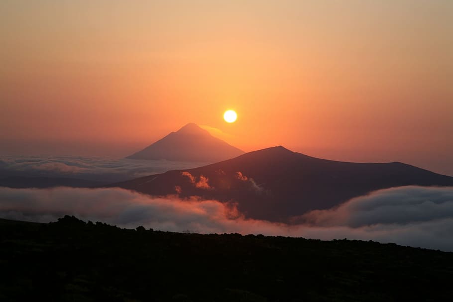 silhouette of mountain during sunset, volcano, evening, mountains HD wallpaper
