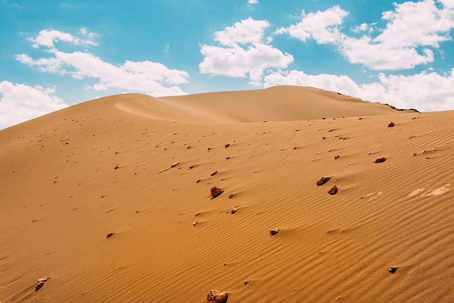 sand dunes during daytime, desert, landscape, blue, sky, clouds HD wallpaper