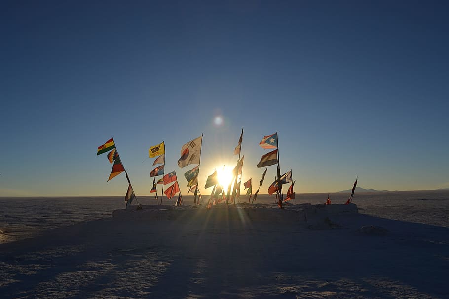 flags, sticks, sky, horizon, desert, sunlight, sunshine, sunrise HD wallpaper