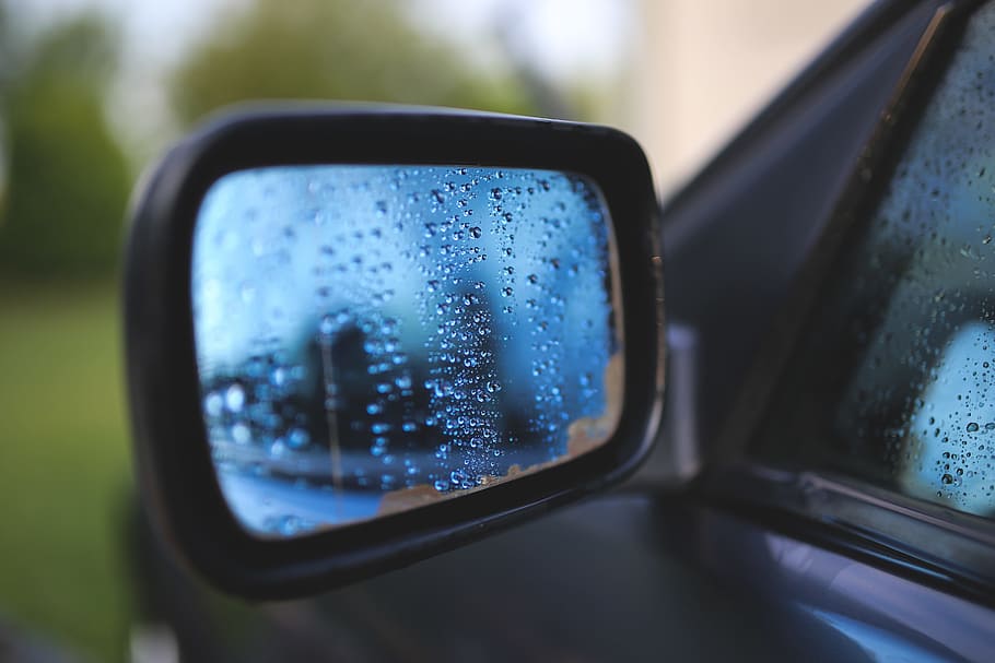 selective focus photography of vehicle side mirror with water droplets HD wallpaper