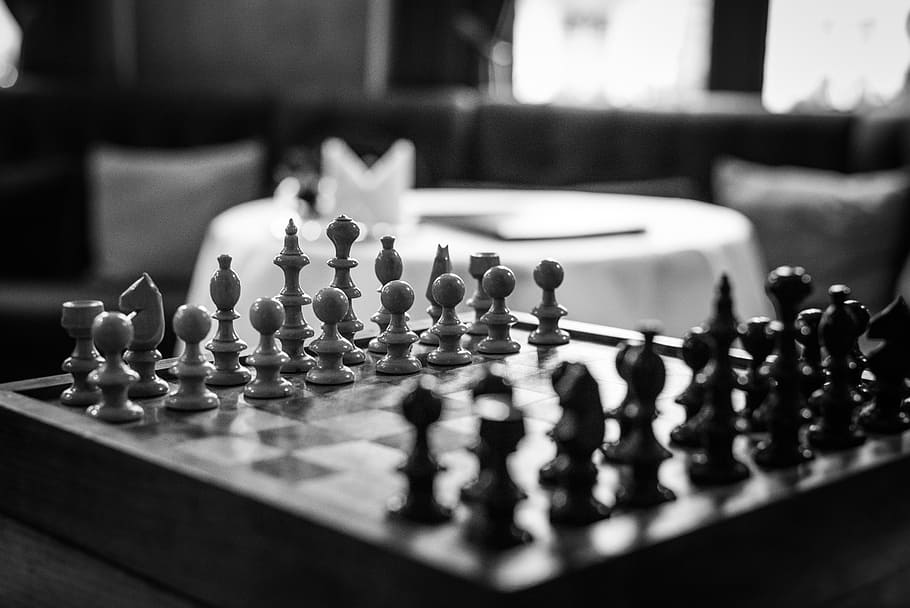 still, items, things, chess, pieces, game, board, black and white HD wallpaper