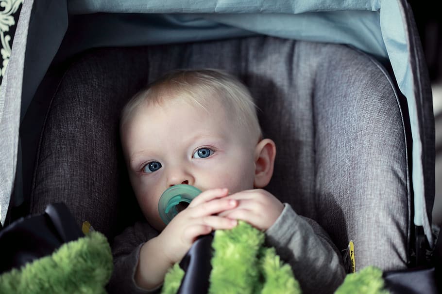 baby on gray stroller, baby sitting on gray pad, infant, dummy HD wallpaper