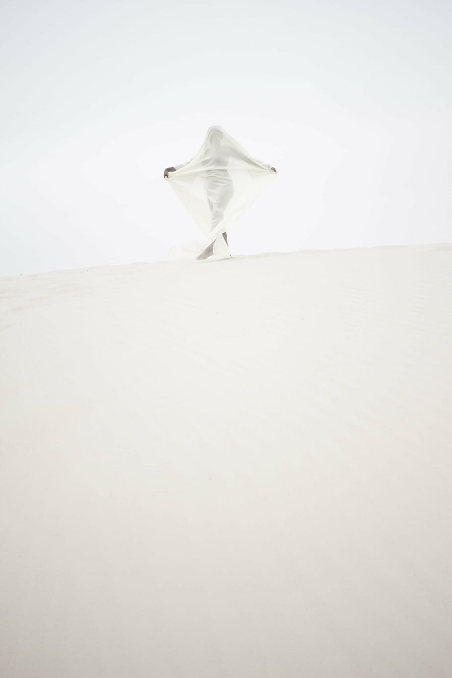 woman in white dress on desert, mystical, portrait, sand, dune HD wallpaper