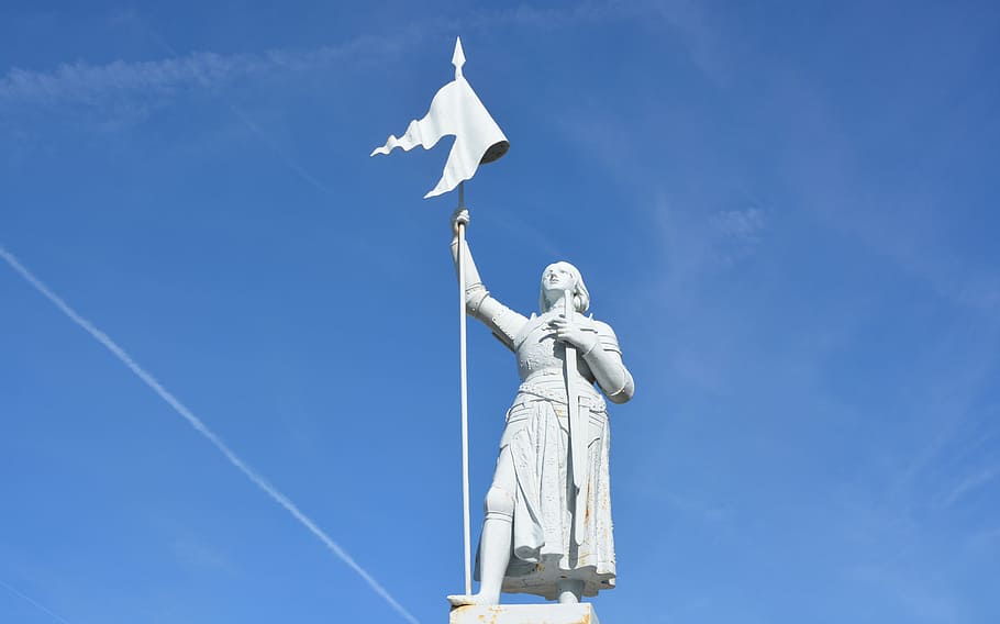 statue of joan of arc, warrior, 1412-1431, 100 years war, historic character