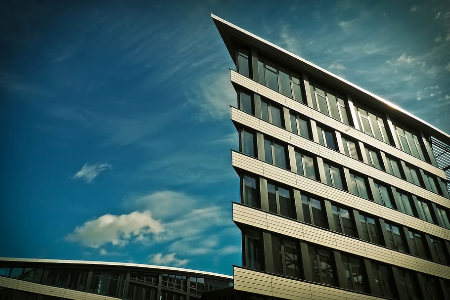 gray concrete building during daytime, architecture, office HD wallpaper