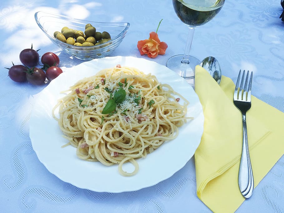 eating, pasta, kitchen, dinner, food, taste, spaghetti, an italian dish HD wallpaper