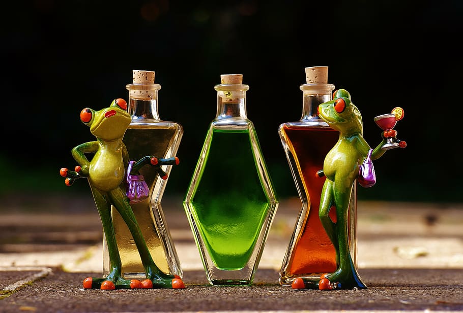 frogs, chicks, beverages, bottles, alcohol, figures, drink HD wallpaper