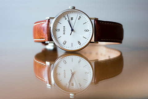 analog-watch-blur-classic-close-up-thumbnail.jpg