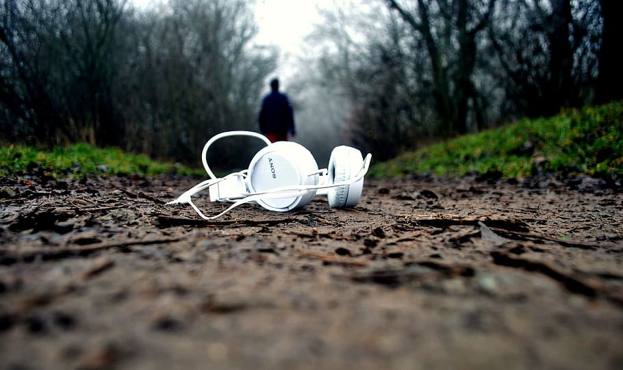 white headphones on brown road, mud, ground, pathway, drop HD wallpaper