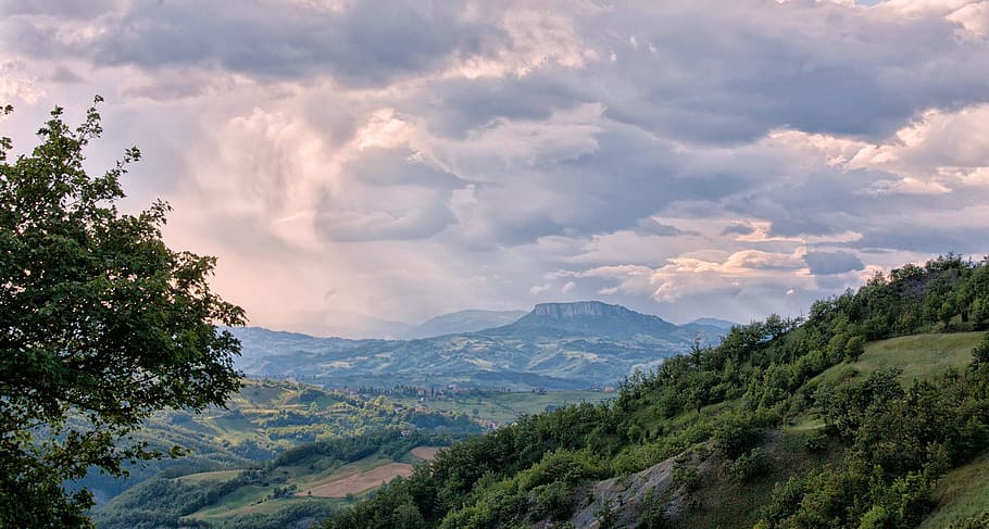 landscape, bismantova, clouds, tree, mountain, environment HD wallpaper