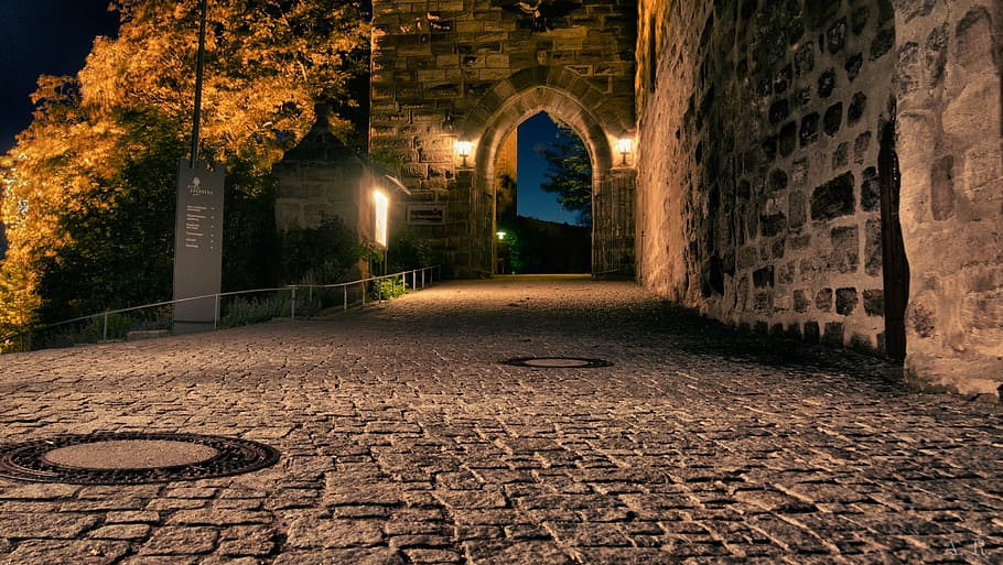 bricked road during nighttime, castle, fortress, battlements, HD wallpaper