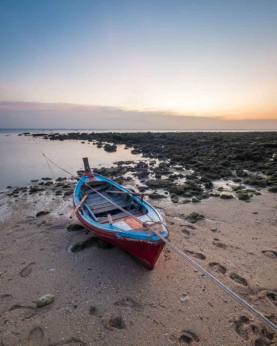 boat on sand, red and blue boat on seashore, beach, ocean, water HD wallpaper