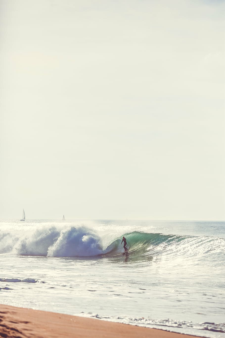 man surfing on waves, beach, surfer, coast, sand, tropical HD wallpaper