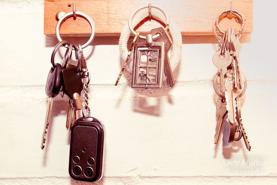 keys, auto, wall, no people, hanging, indoors, travel, luggage HD wallpaper
