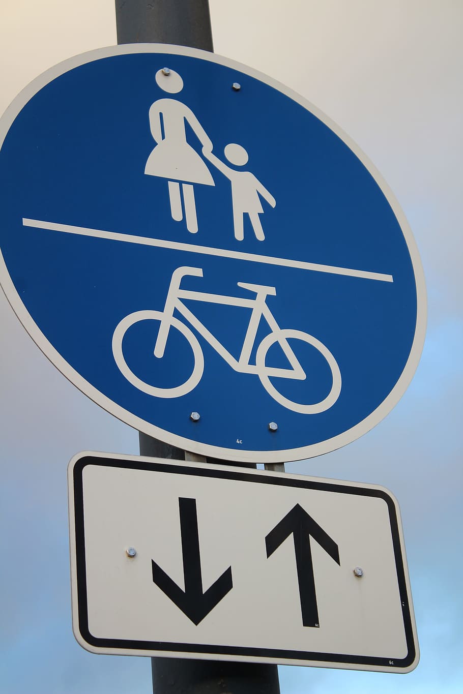 traffic sign, about, shield, blue, road sign, street sign, allowed HD wallpaper