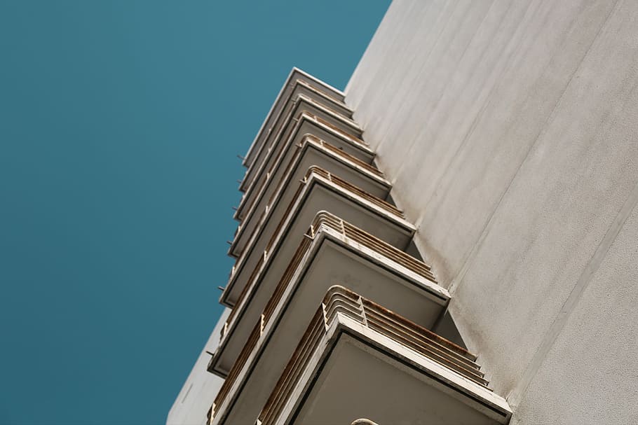 structural shot of building during daytime, worm's-eye view photography of building HD wallpaper