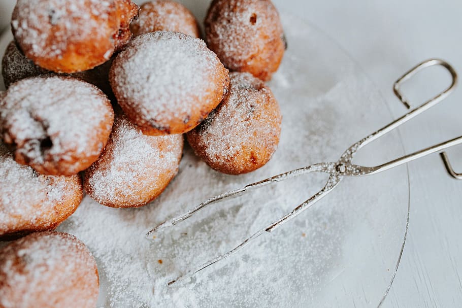 Pączki - Traditional polish doughnuts, flowers, sweet, food, HD wallpaper