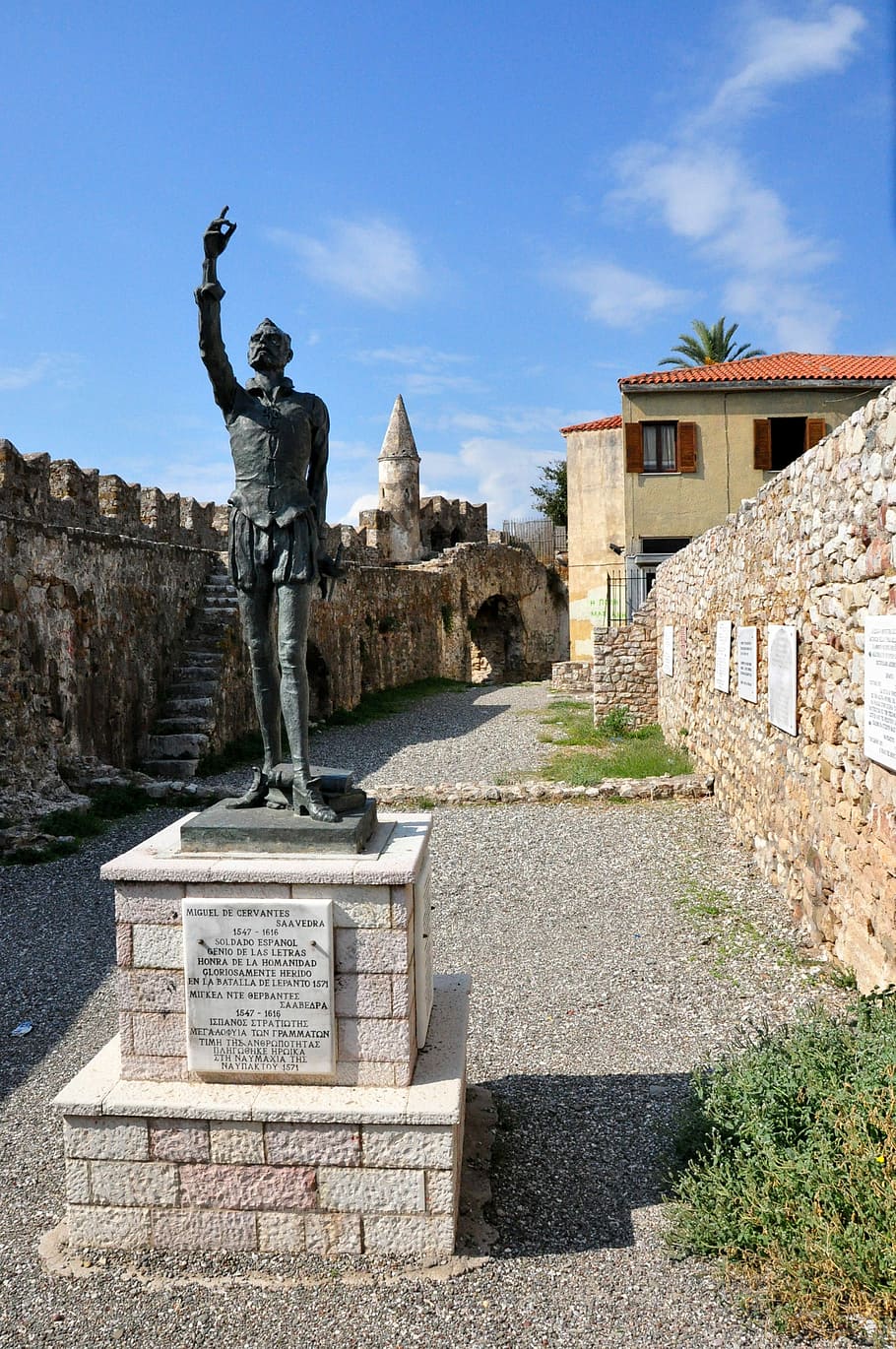 Statue of Miguel de Cervantes at the port in Nafpaktos, Greece, HD wallpaper